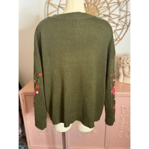 Women's Green UMGEE sweater with‎ flower embroidery Size Small - Picture 3 of 5